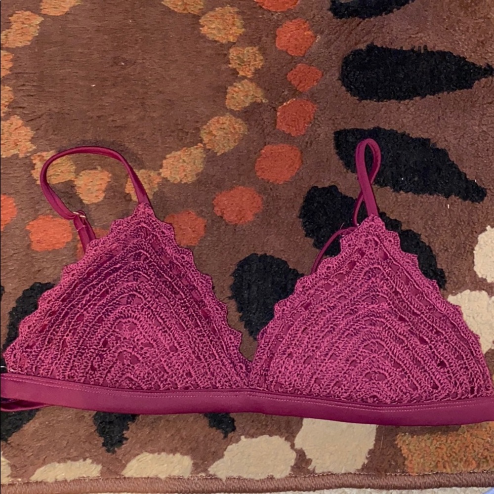 Burgundy crotchet look biking top